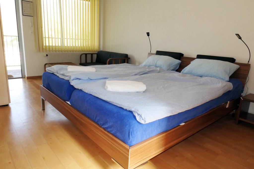 Swiss Hostel Lago Lodge Биль Экстерьер фото